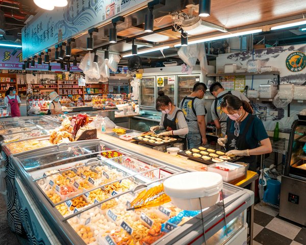 Les secrets des grands chefs pour une paella aux fruits de mer inoubliable